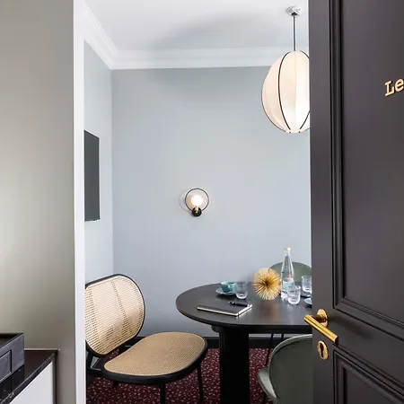 Le Clark Paris