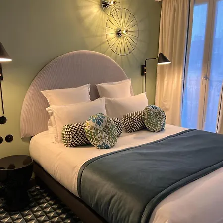 Le Clark Paris