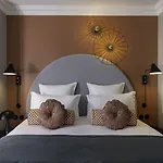 Le Clark Paris